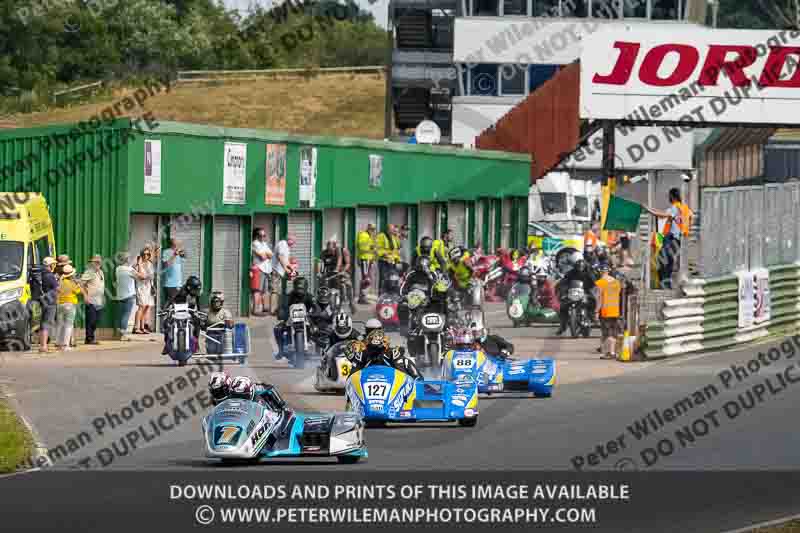 Vintage motorcycle club;eventdigitalimages;mallory park;mallory park trackday photographs;no limits trackdays;peter wileman photography;trackday digital images;trackday photos;vmcc festival 1000 bikes photographs